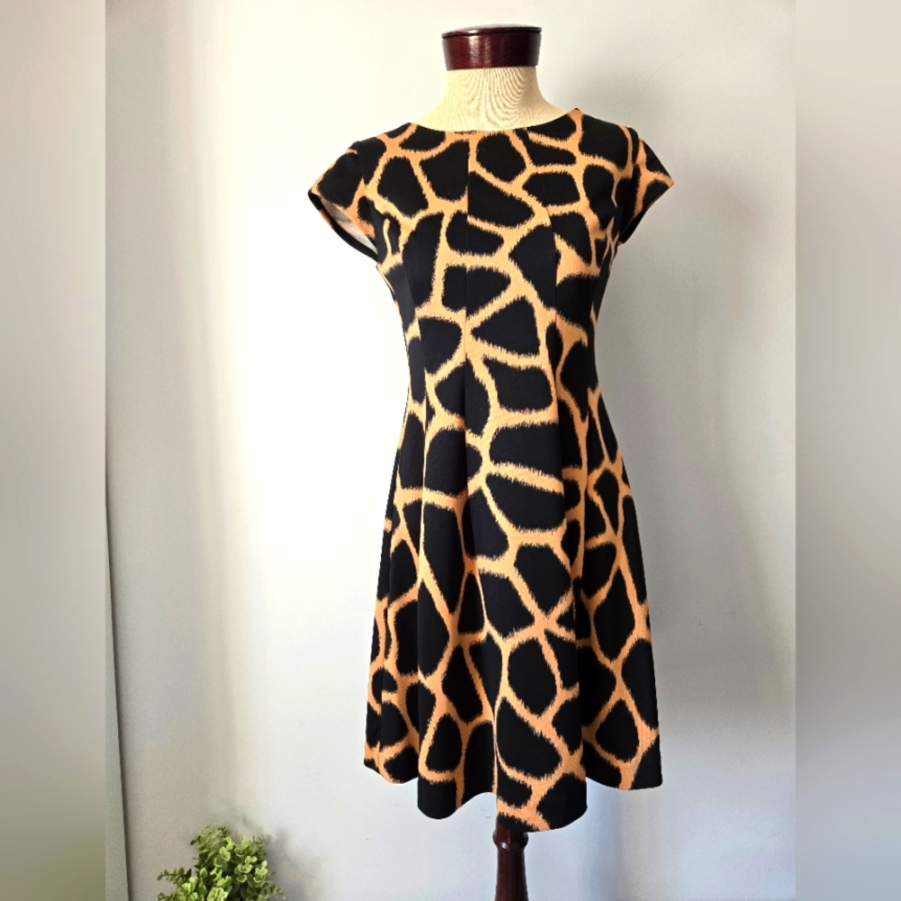 Michael Kors Fit and Flare Giraffe Print Dress. Size 2